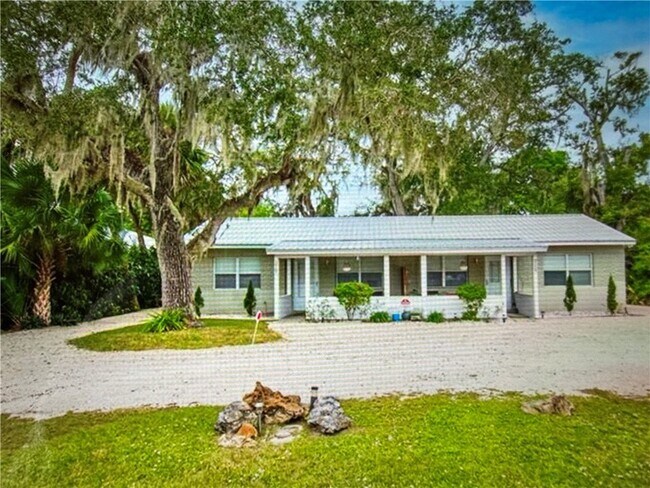 Photo - 2157 10th Ave