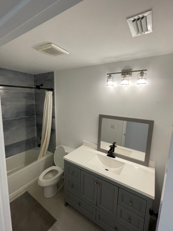 Photo - 3838 Kelly St