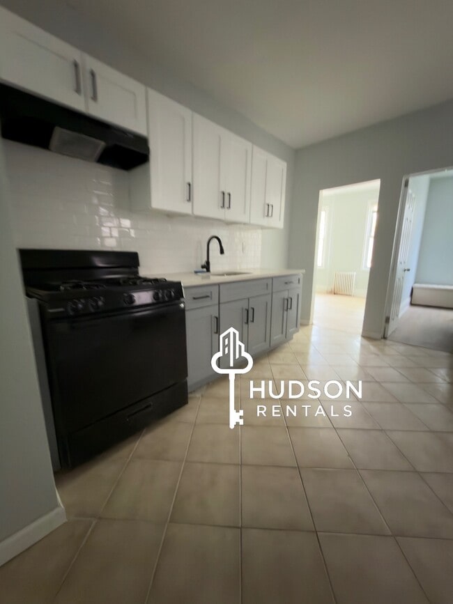 Building Photo - 87 W 20th St Unit 1R