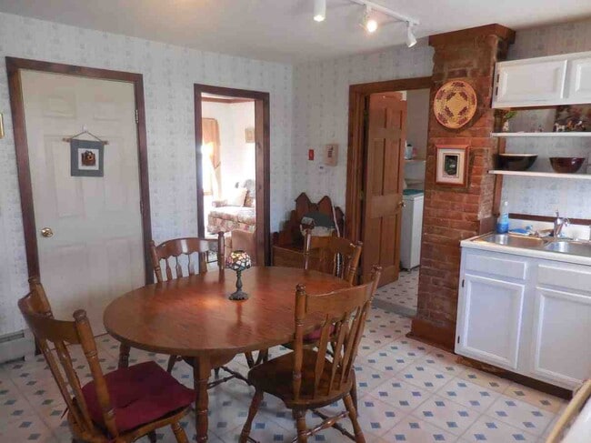 Building Photo - 19 Water St Unit 19 Water Street