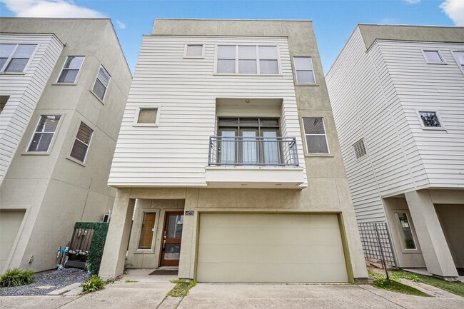 Building Photo - 5427 Kansas St