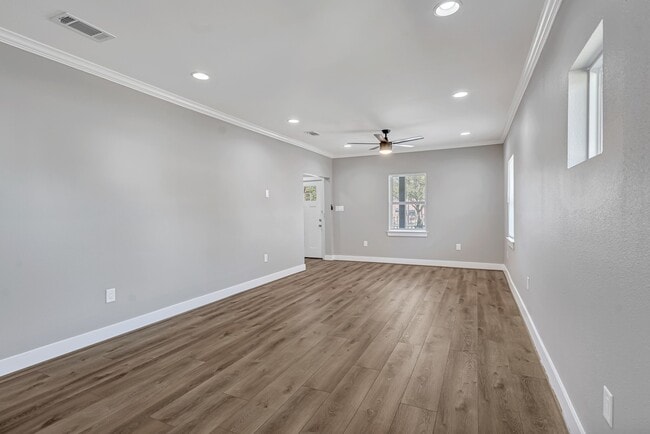 Photo - 430 N Hutcheson St