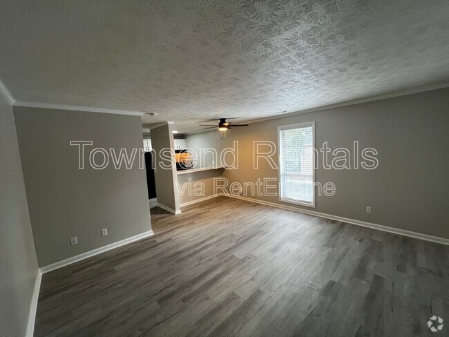 Building Photo - 5850 Century Oaks Dr Unit H Rental
