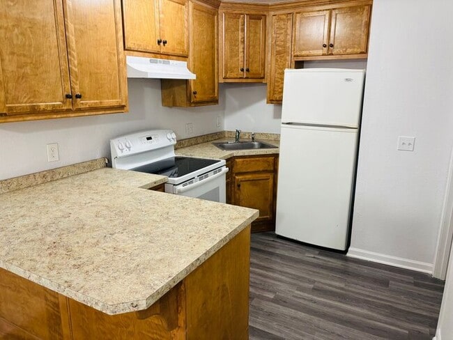 Photo - 1405 Neil Ln