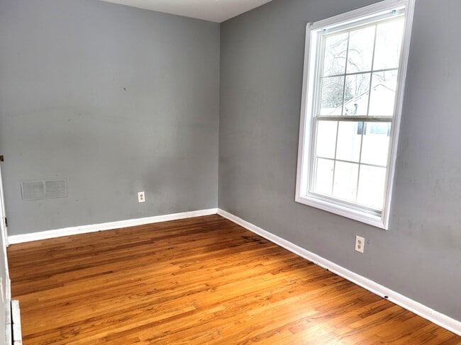 Photo - 319 N Hugh St