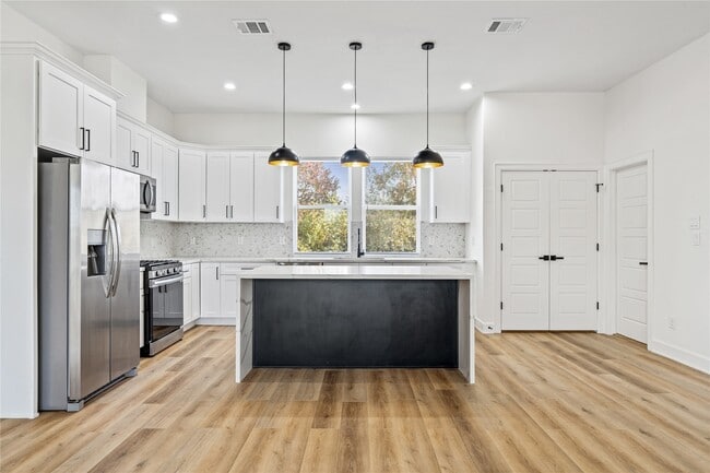 Building Photo - 3601 Rebecca St