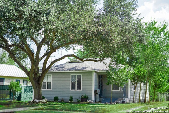 Photo - Adorable Highland Park Bungalow for Rent