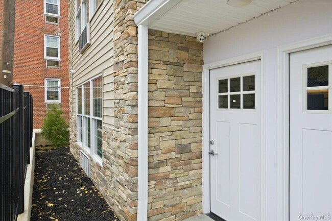 Photo - 71 N Main St Unit F