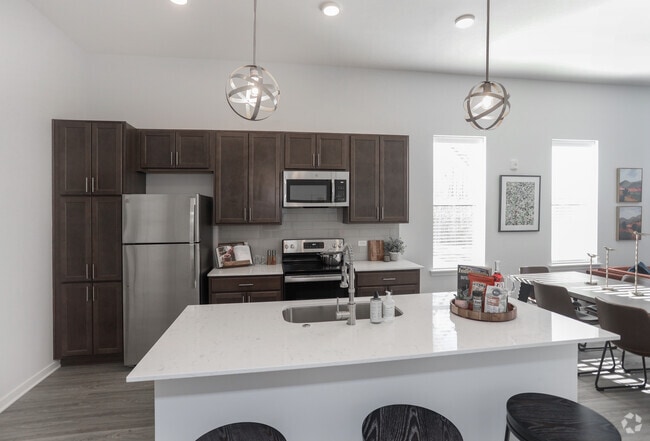 1HAB, 1BA - 794 ft² - Pullman Pointe