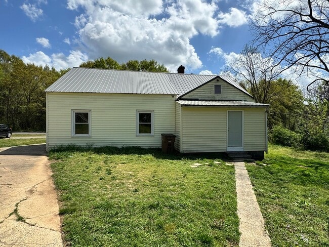 Photo - 1011 Earl St