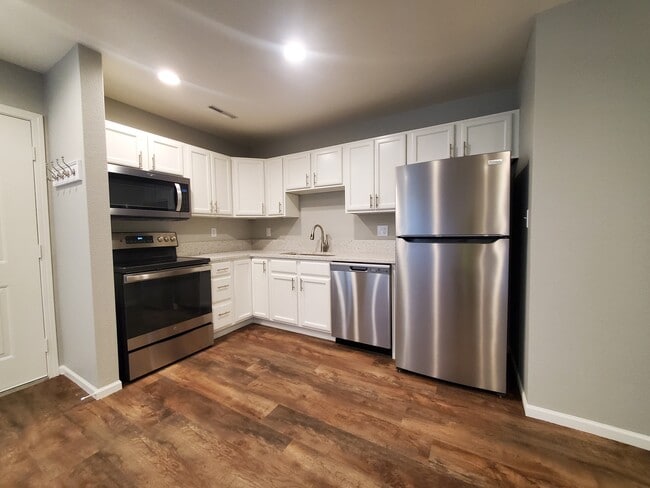 Photo - 2322 College St Unit 1