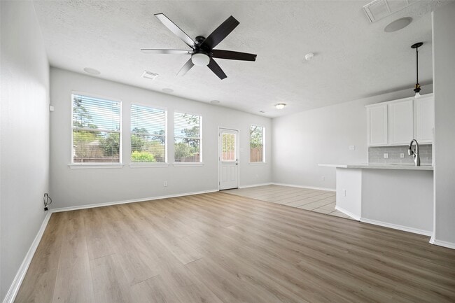 Photo - 235 W Stedhill Loop