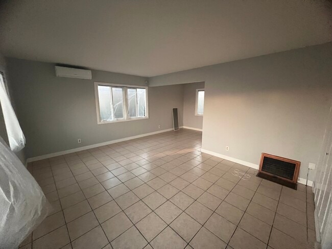 Photo - 2402 Schoolside Ave