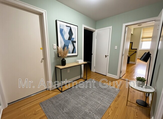 Photo - 16 Kingsway Dr Unit 2