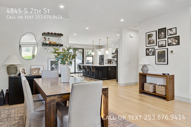 Photo - 4845 S 7th St