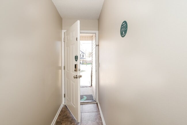 Photo - 301 Oferrell St