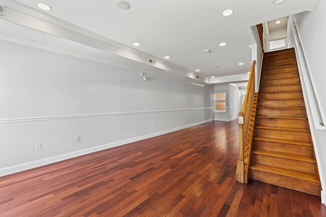 Photo - Large 3 BED 1.5 BATH HOUSE WITH A BACKYARD