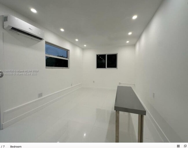Building Photo - 8000 SW 19th St Unit 1 Rental