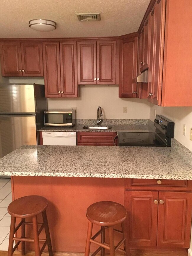 Building Photo - 620 Boston Ave Unit 5E