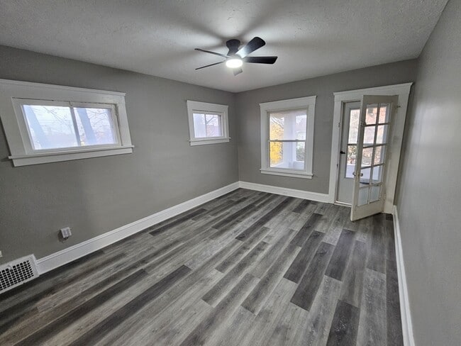 Photo - 3294 W 111th St