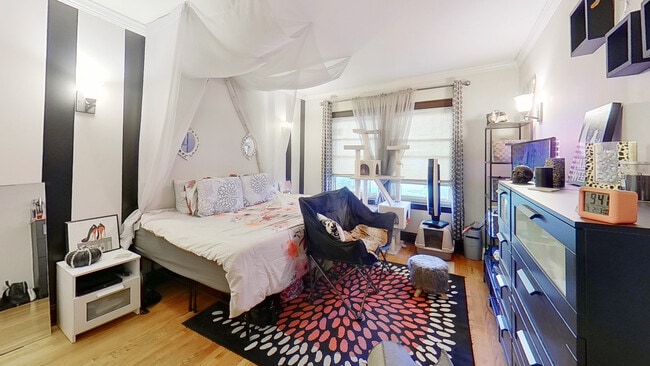 Photo - 1925 Grove Ave Unit B4