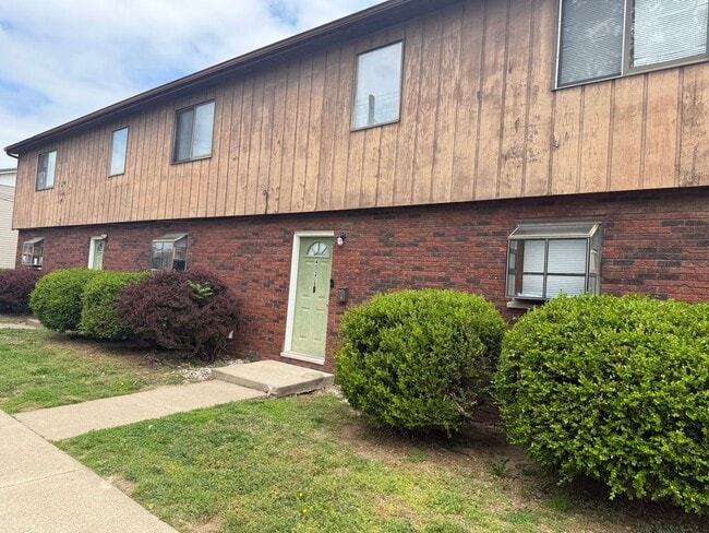 Building Photo - HEST412 Unit B