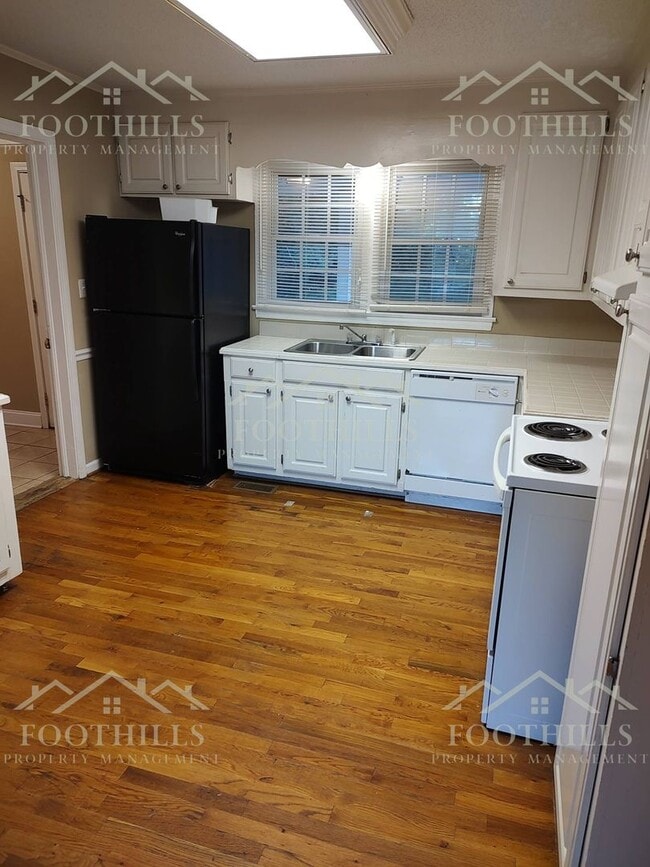 Photo - 3-Bed Ranch with Spacious Yard and Modern ...
