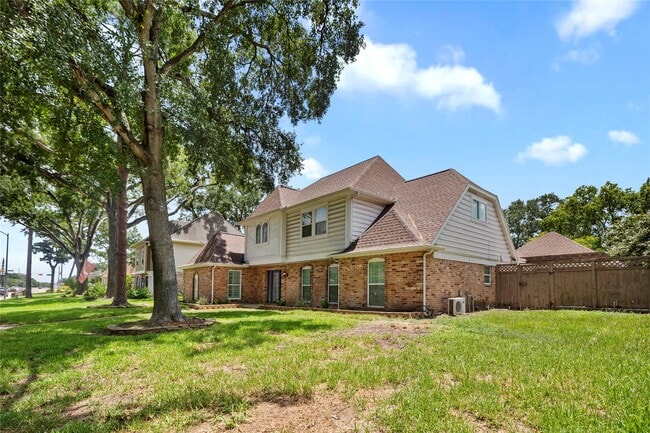Building Photo - 20103 Britannia Dr Rental