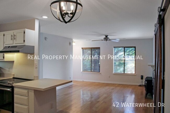 Photo - 42 Waterwheel Dr