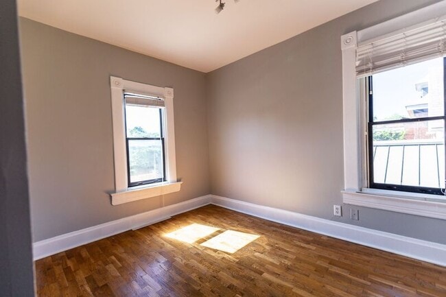 Photo - 221-223-223 Thurman Ave