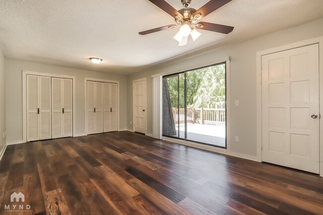 Photo - 6822 Oakdale Dr