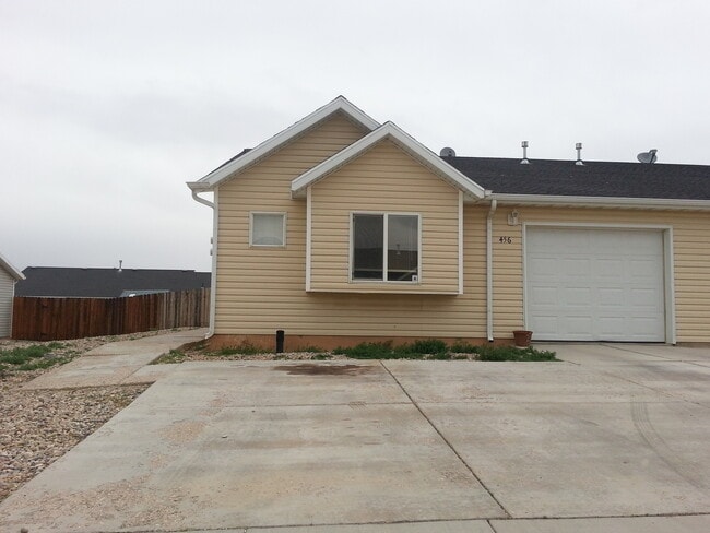 3 Bedroom, 2 Bathroom Twin Home in Cedar W... - 3 Bedroom, 2 Bathroom Twin Home in Cedar W...