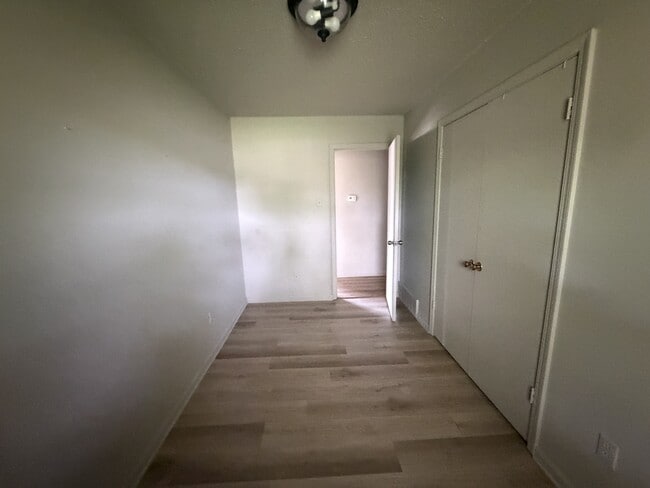 Photo - 905 Maple Dr