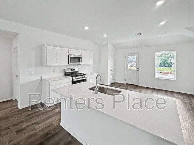 Photo - 7113 S Maple Ave