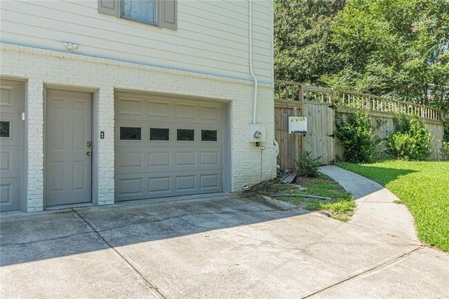 Photo - 4996 N Peachtree Rd