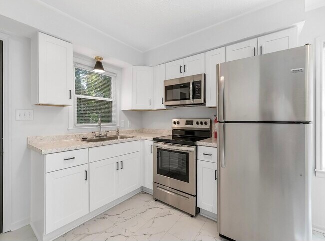 Photo - 409 Yardley Ct Unidad 409 Ydarley CT Apt B