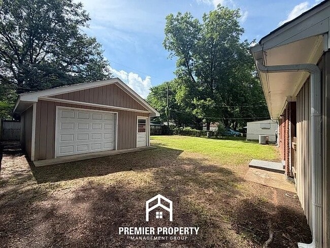 Photo - 1743 Tahiti Ln