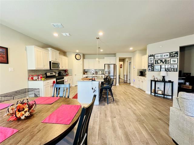 Photo - 15748 Putney Wy