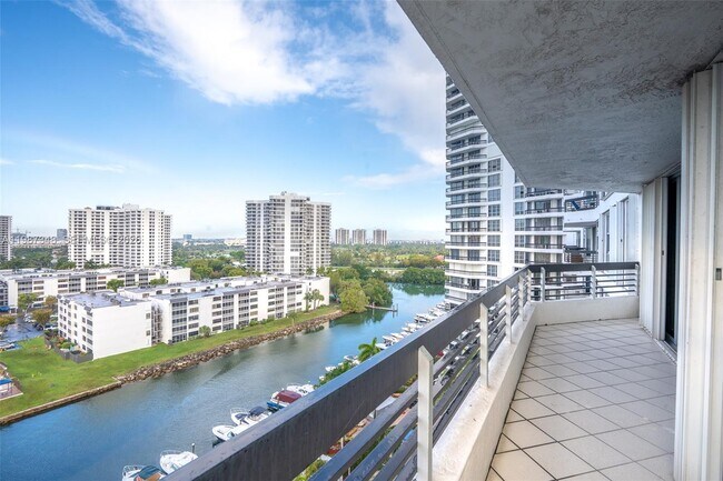 3530 Mystic Pointe Dr Unit 1401