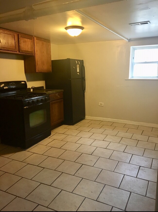 Kitchen - 3541 W Walnut St Apartamentos Unidad Garden