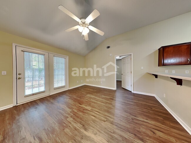 Photo - 117 W Tisbury Ln