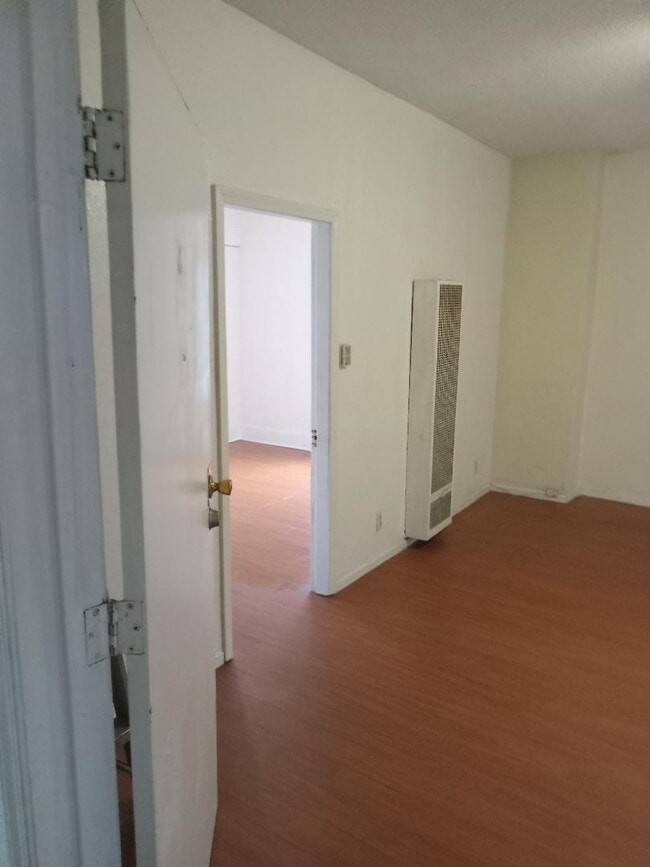 Photo - 4720 S Normandie Ave Unit #4