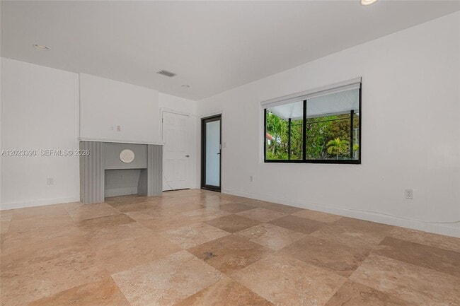 Photo - 344 Payne Dr