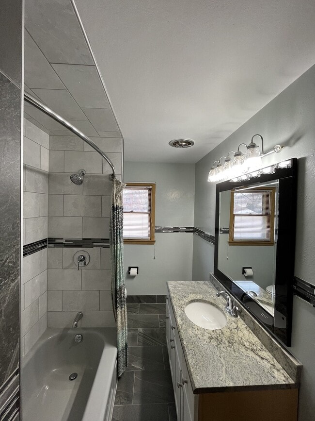 Photo - 4141 N 84th St Unidad 4141