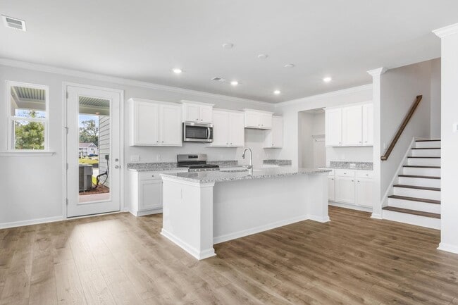 Photo - Move-In Ready Home with Luxury Finishes & Prime Location!