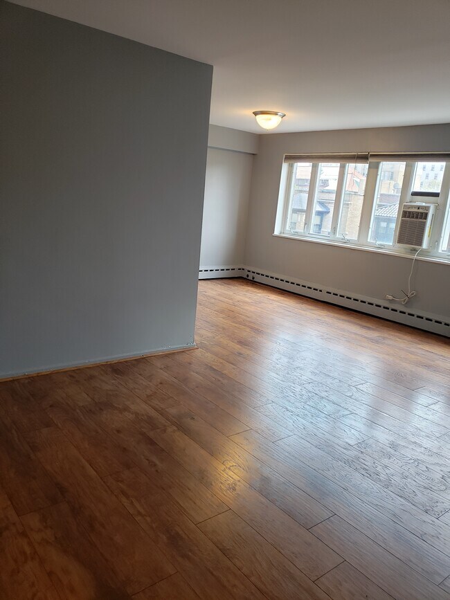 Photo - 700 W Bittersweet Pl Unit 405