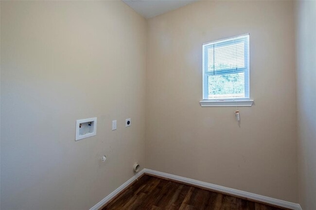 Building Photo - 8530 Homewood Ln Unit B