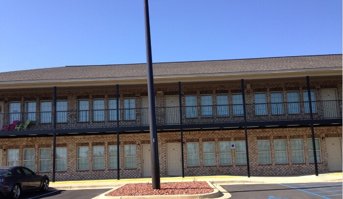 Ashley Manor - Ashley Manor Apartments