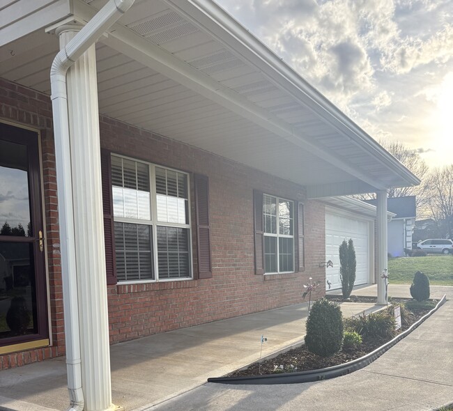 Photo - 1617 Country Meadows Dr