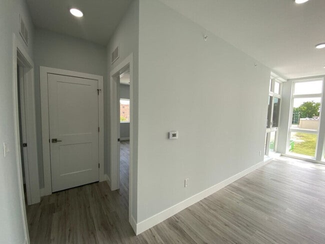 132 E University